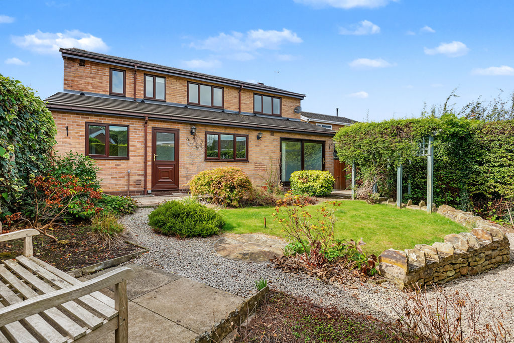 Caernarvon Close Walton